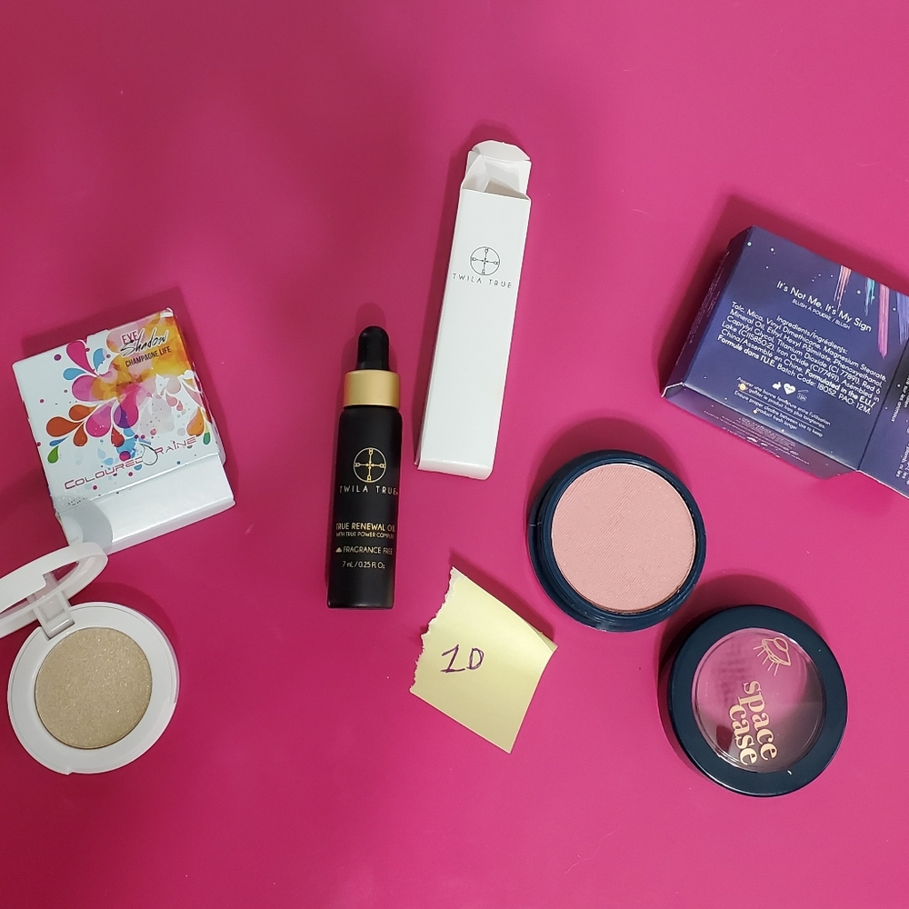 💖Host Pick💖: Trestique, Glam Glow, Wander, Farah - Picture 4 of 5